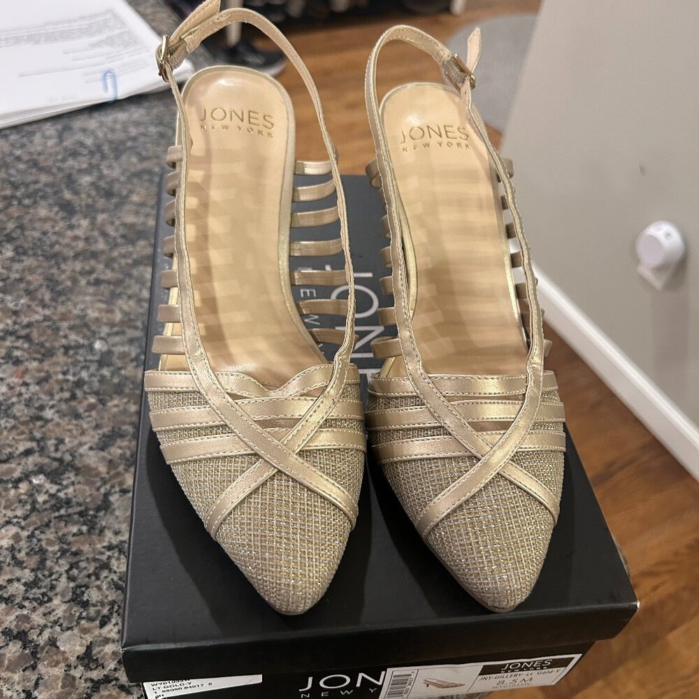 Jones New York Women's Gillery strappy slingback pumps